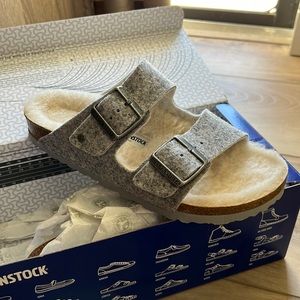 BRAND NEW BIRKENSTOCK ARIZONA